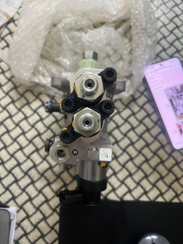 Bosch 044502514E injection pump dual high-pressure outlets yellow torque marks Pioneer Mitra warehouse
