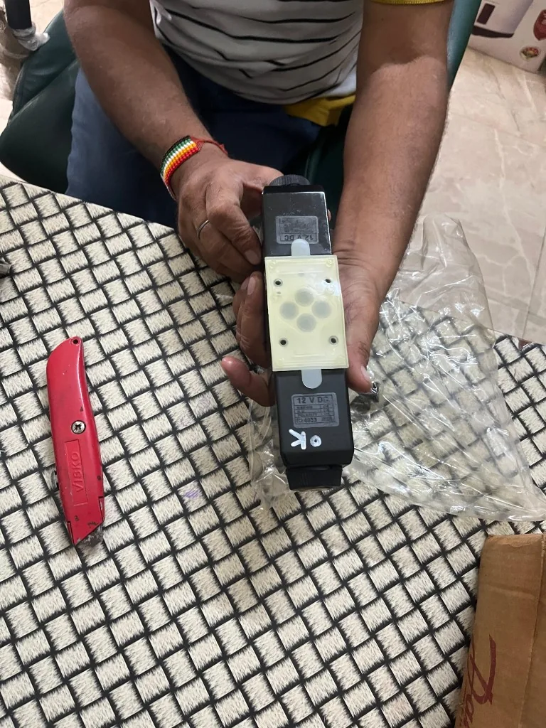 DG4V-3S hydraulic valve 12V DC solenoid coil label verification photo Pioneer Mitra India export