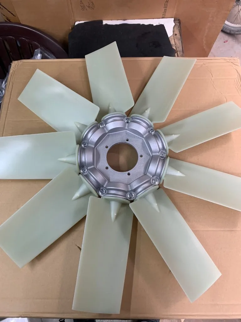 9 pale blade excavator cooling fan detail