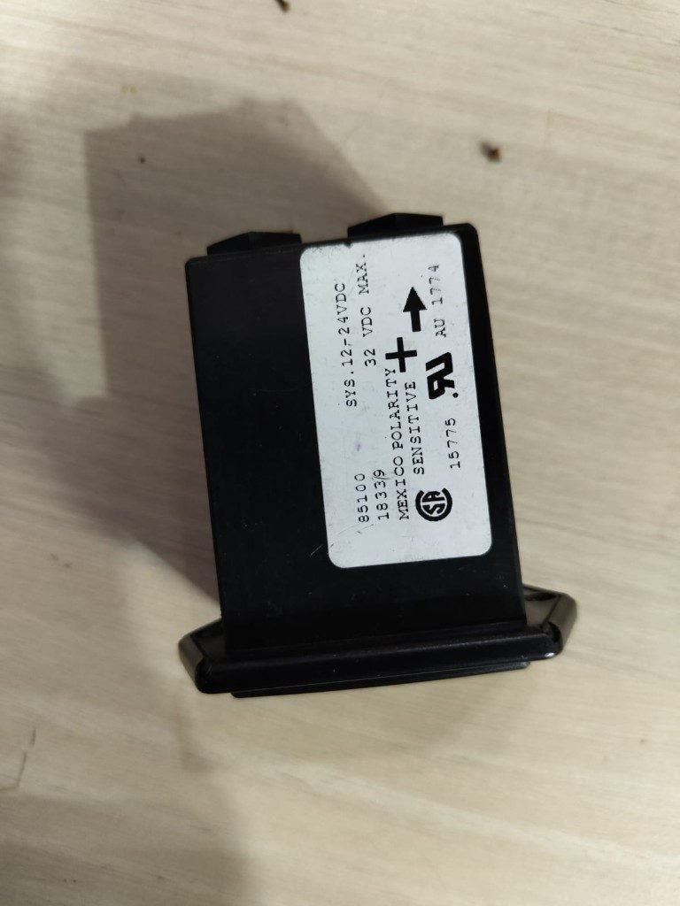 Honeywell 85100 hour meter label SYS 12-24VDC 32 VDC MAX polarity sensitive Mexico CSA RU 15775 AU 1774