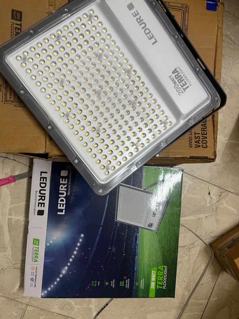 LEDURE Terra 200W floodlight with retail box IP66 LM-80 marking — warehouse photo India export
