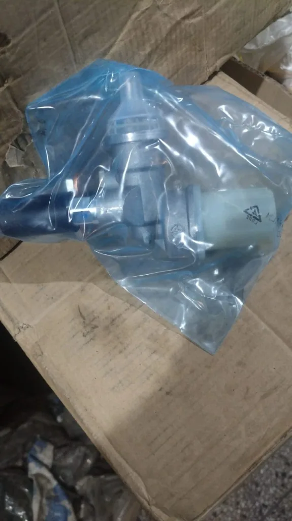 Motorpal Feed Pump AX1015287 CD5M3592 cast aluminium body side profile warehouse packaging LDPE bag Pioneer Mitra India export