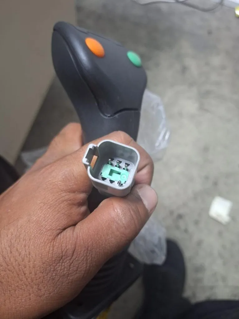 Terex RH joystick part number 09.0682.1280.CRE 6-pin connector Pioneer Mitra