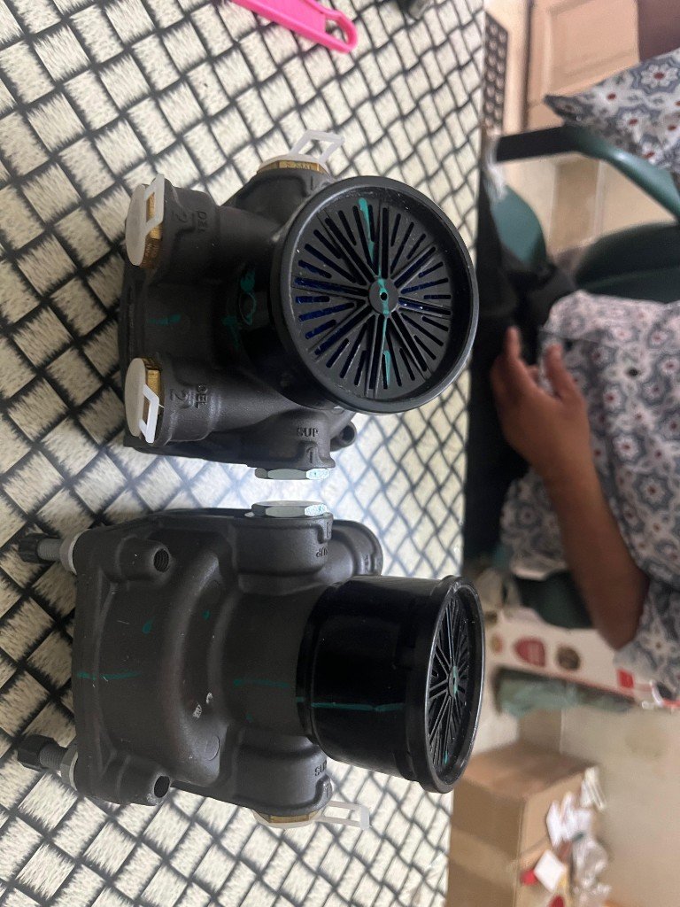 WABCO relay valve 9732981440 angle view
