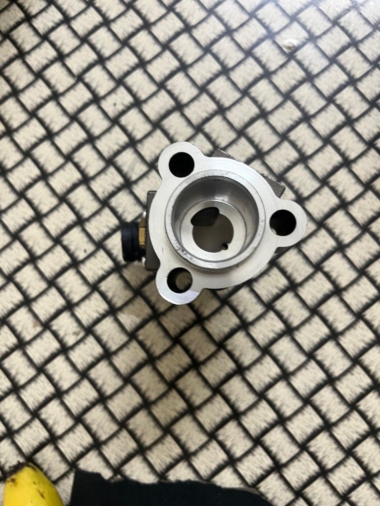Bharat Benz shift cylinder mounting flange triangular bore A9452642127