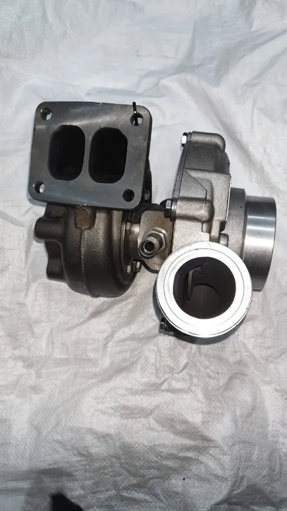 BorgWarner 5326-101-3091 turbocharger divided turbine inlet and compressor outlet