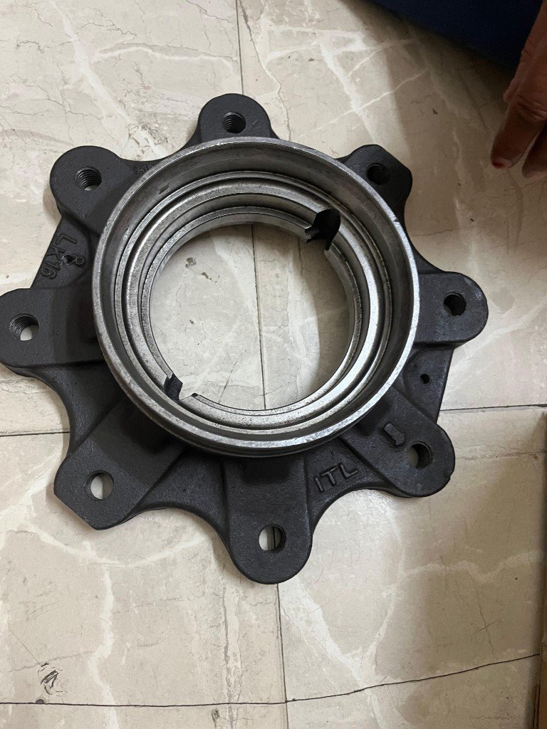 ITL LK16 wheel hub Carraro axle CASE 770 casting stamp top view