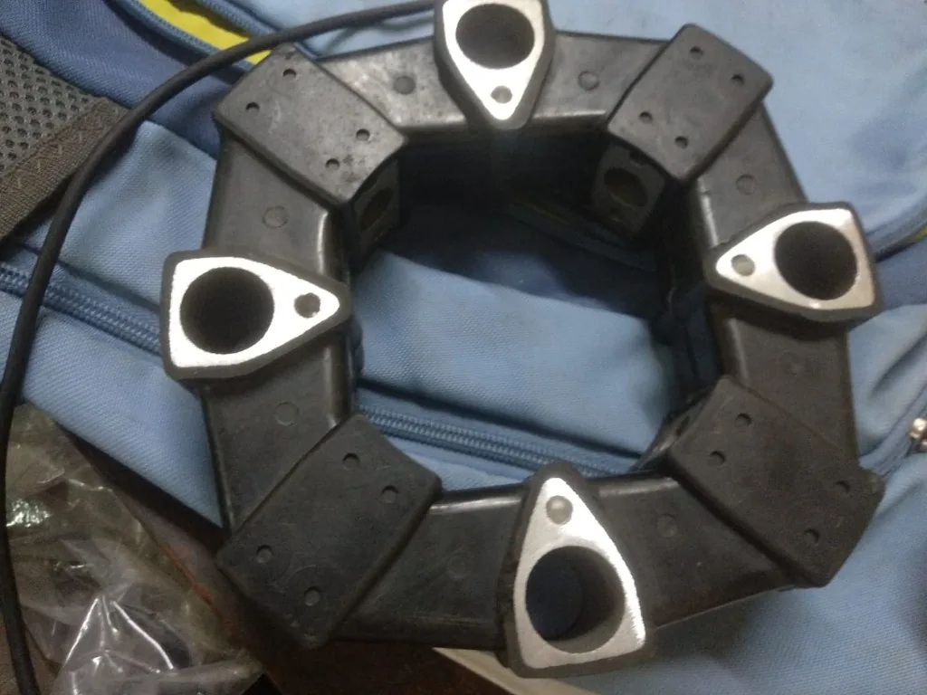 CENTAFLEX Size 22 coupling four triangular metal inserts