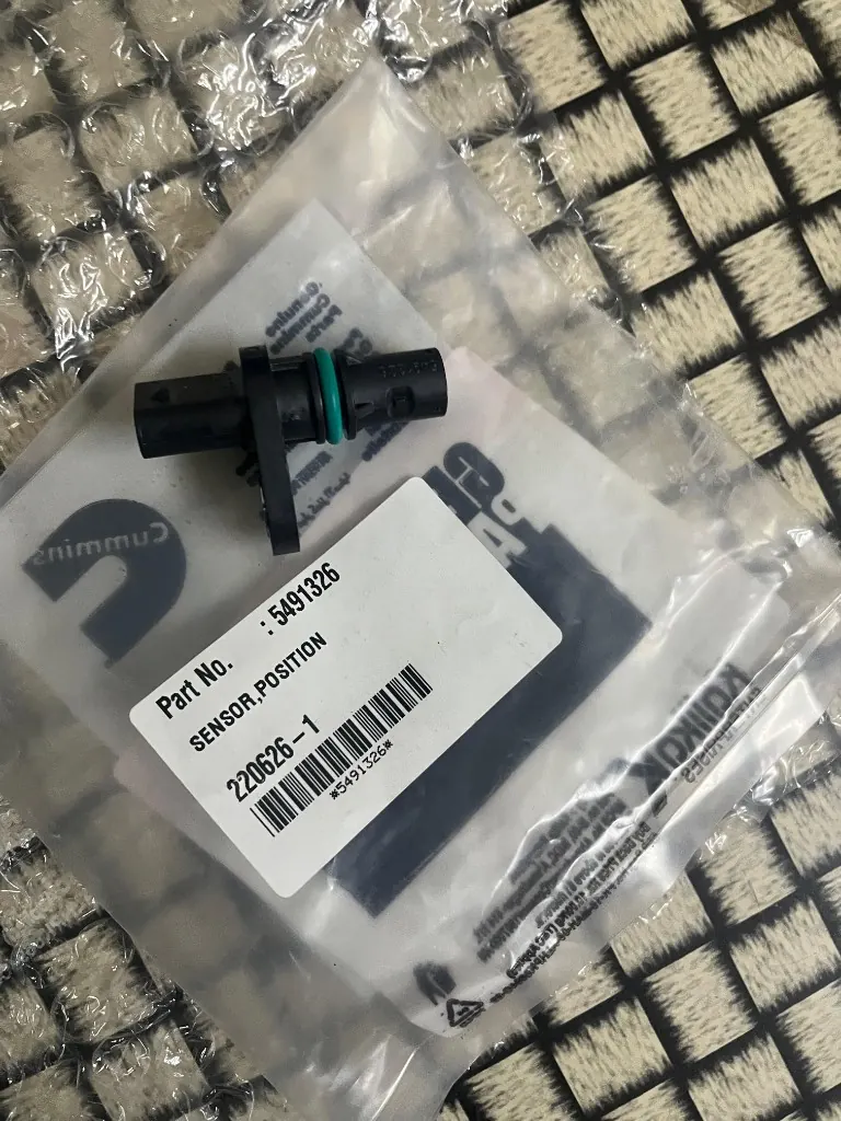 Cummins 5491326 position sensor connector and green O-ring on Cummins bag