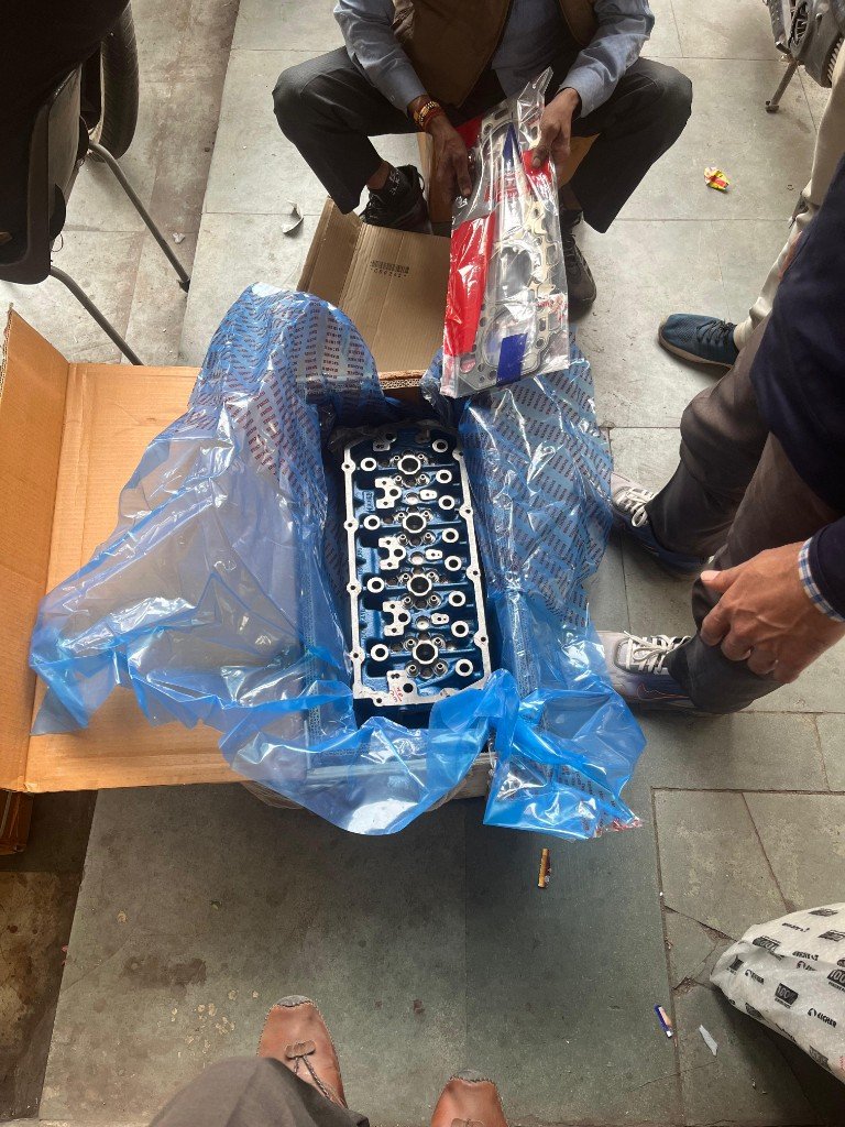 Eicher cylinder head export unboxing with head gasket in OEM wrap