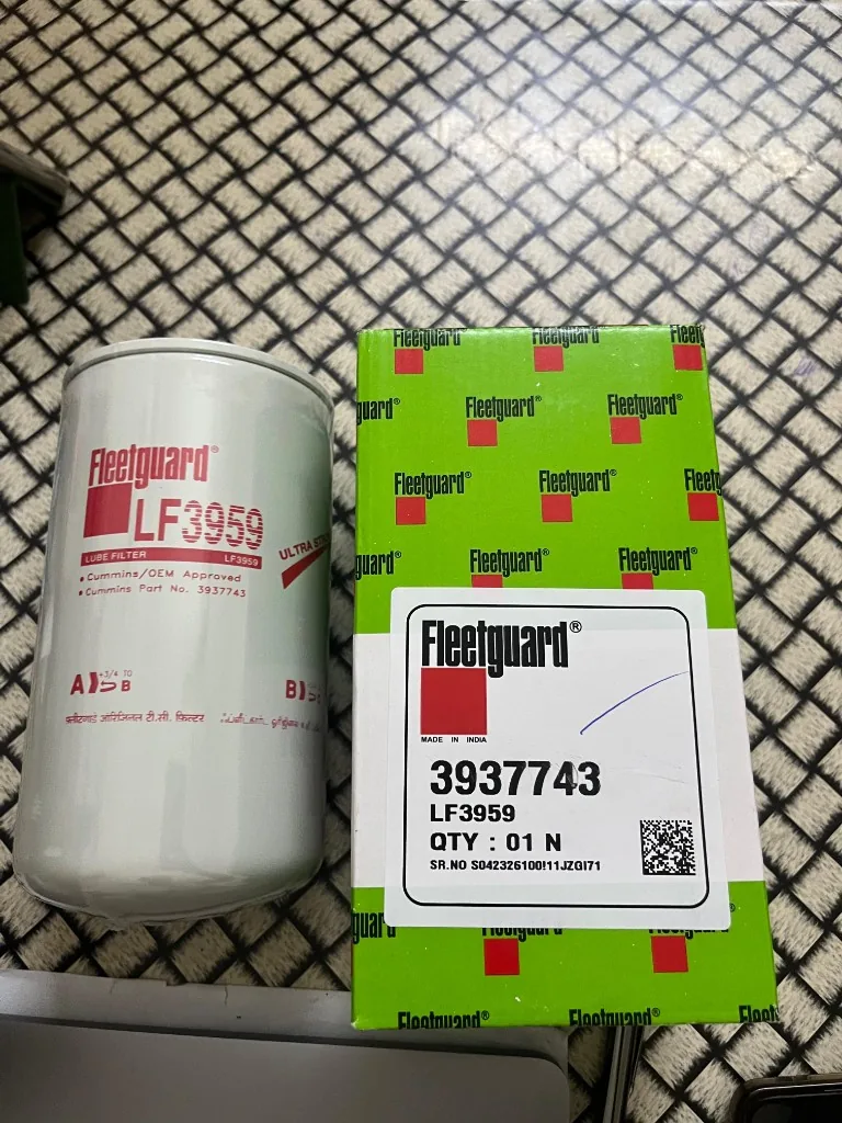 Fleetguard LF3959 held with box label — 3937743 QTY 01 N Made in India serial SR.NO warehouse photo