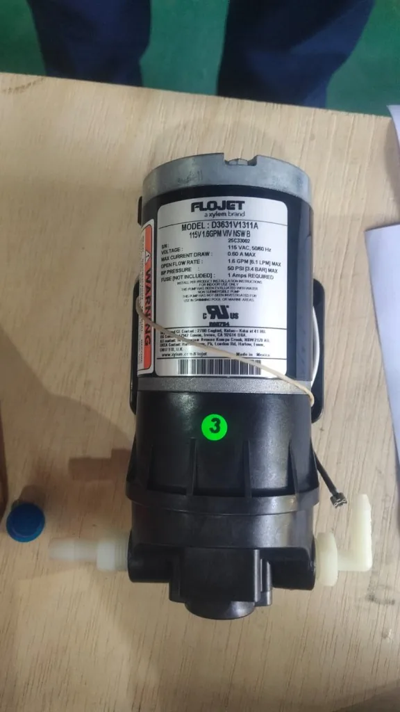 FLOJET D3631Y1311A diaphragm pump nameplate 115V 1.6 GPM 50 PSI Made in Mexico