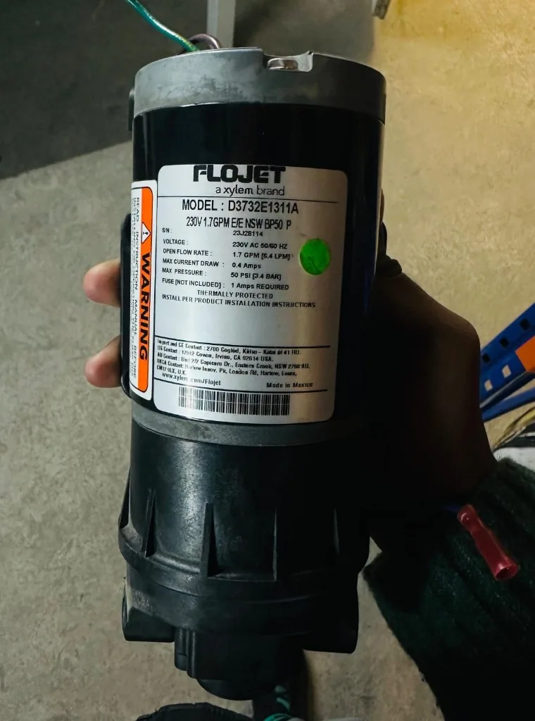 FLOJET D3732E1311A diaphragm pump nameplate 230V 1.7 GPM 50 PSI Made in Mexico