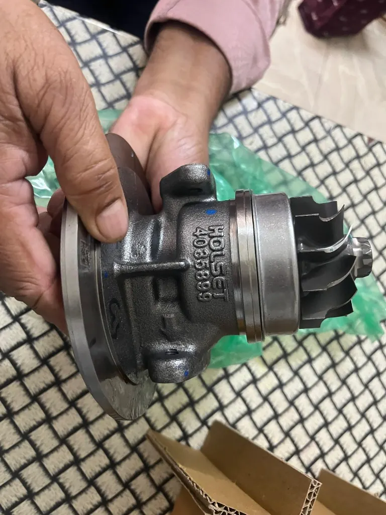 Holset 4038899 centre housing on 3537817 CHRA