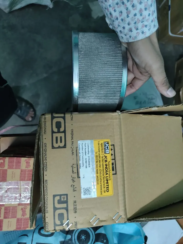 JCB 32901100 strainer carton
