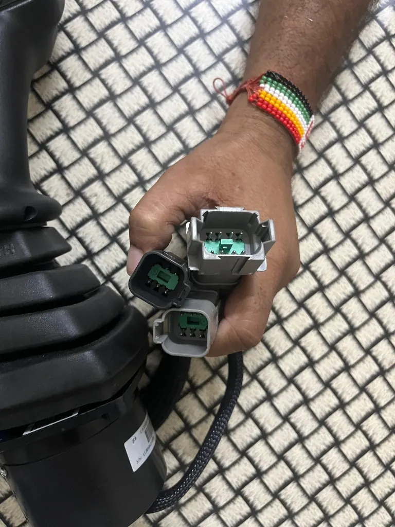 JCB 333/X7764 joystick three electrical connectors