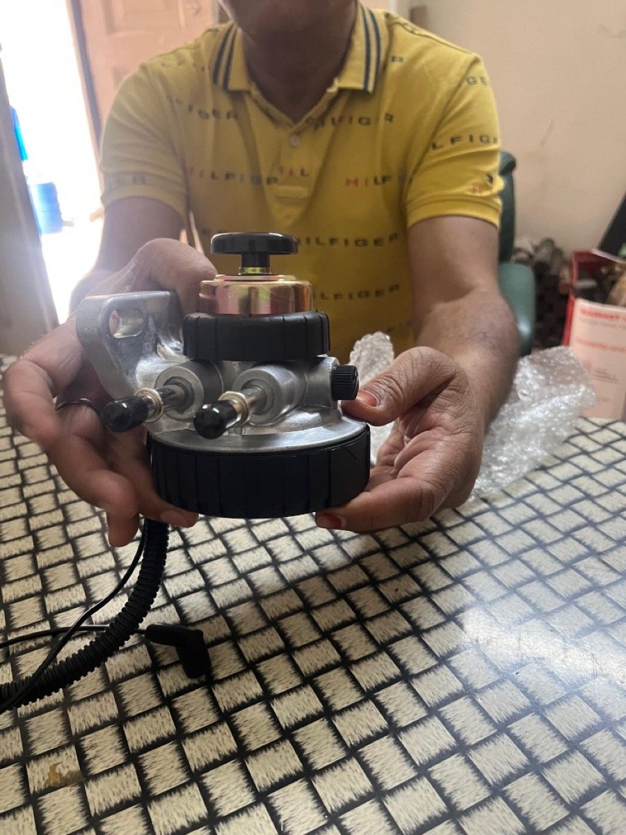 JCB diesel filter head manual primer pump side view