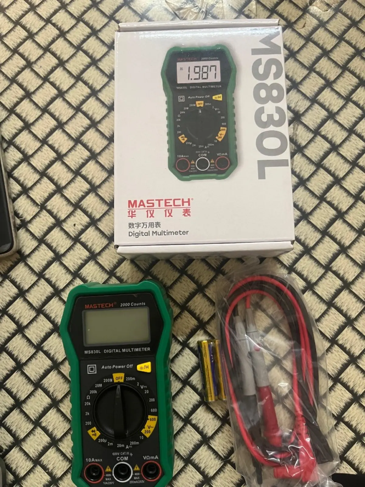 MASTECH MS830L Digital Multimeter carton 2000 Counts with meter and probes