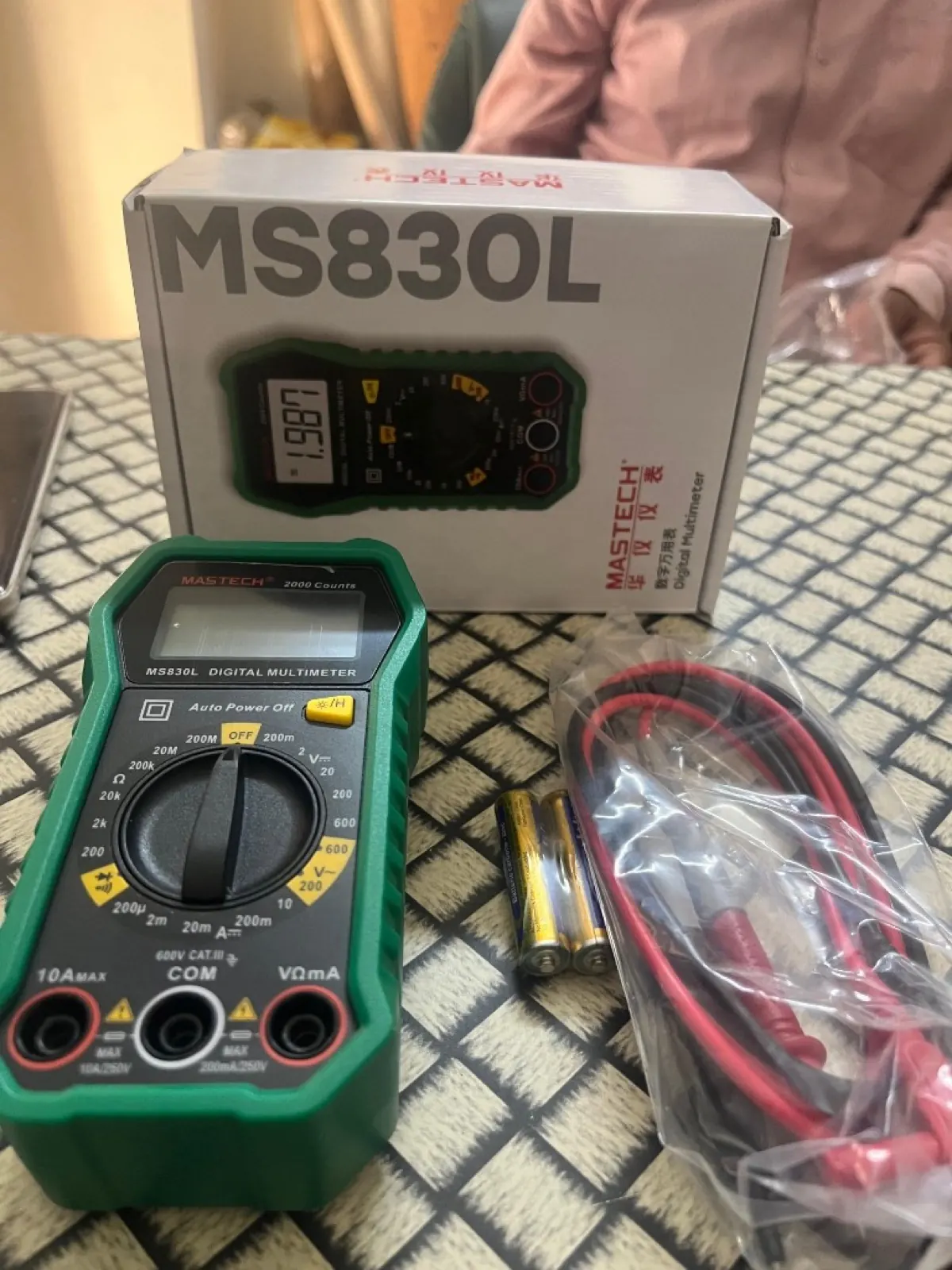MASTECH MS830L digital multimeter with carton, AAA cells and test leads