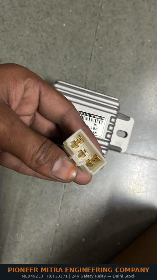 Mitsubishi ME049233 relay connector pin side view — excavator safety relay India