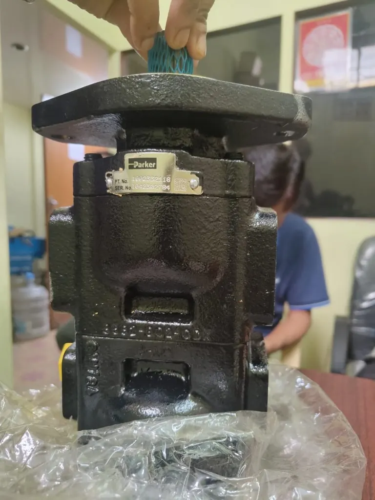 Parker 1002332118 hydraulic pump