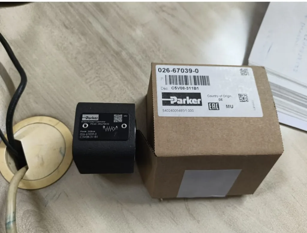 Parker 026-67039-0 C5V08-311B1 350 bar hydraulic check valve box label warehouse photo