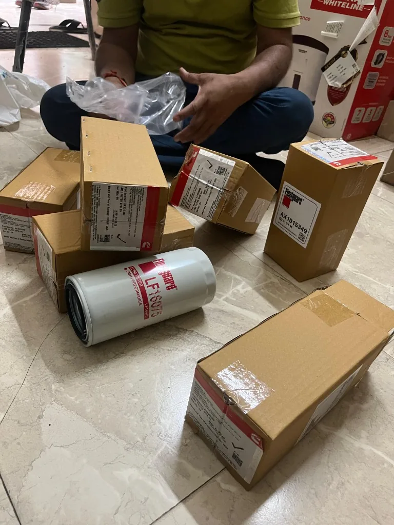 Part No. LF16075 oil filter — AX1015349 label close-up export photo