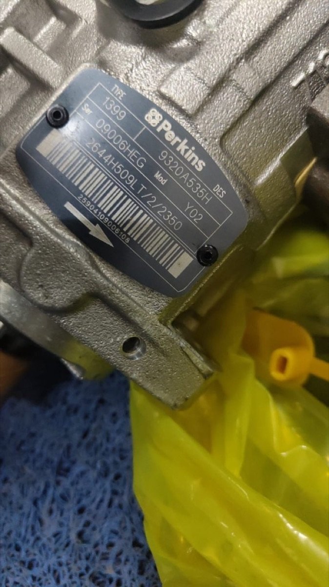 Perkins 1104C diesel fuel injection pump warehouse stock