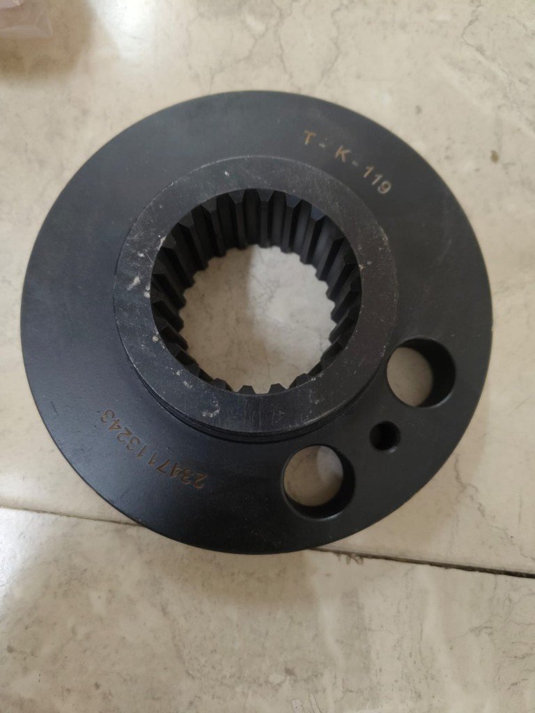 Komatsu 234-71-13243 GD511 circle joint spline face stamped T-K-119