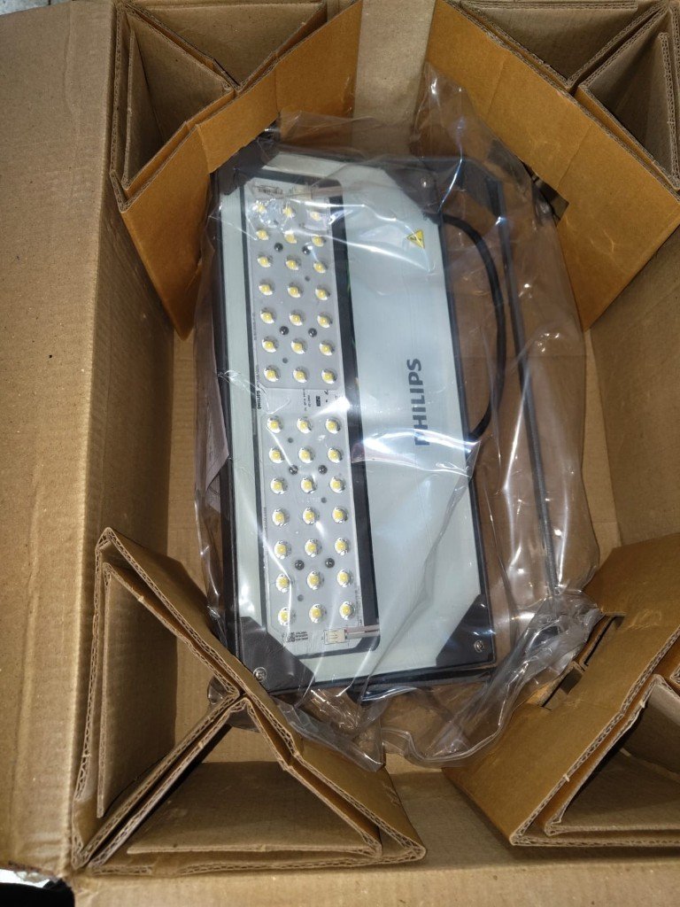 Philips BVP283 200W LED mini flood light in carton