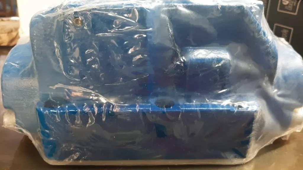 Rexroth R900412527 4WH22 size 22 valve body side in plastic