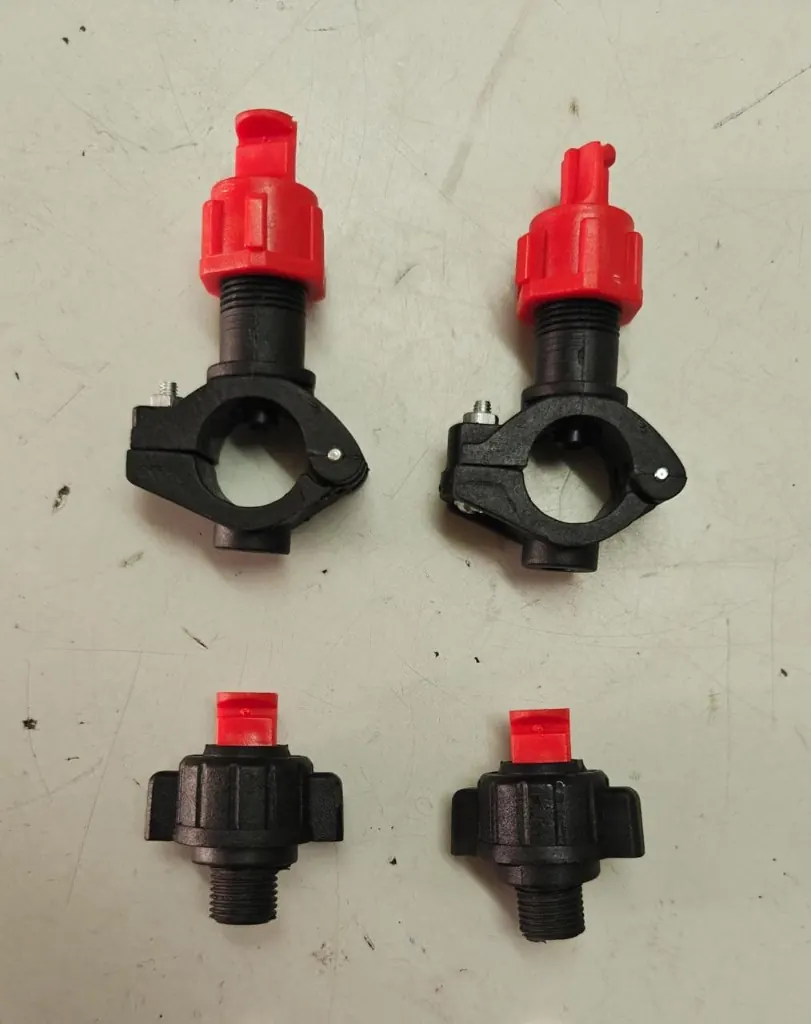 Red and black clamp nozzle holders and threaded bodies
