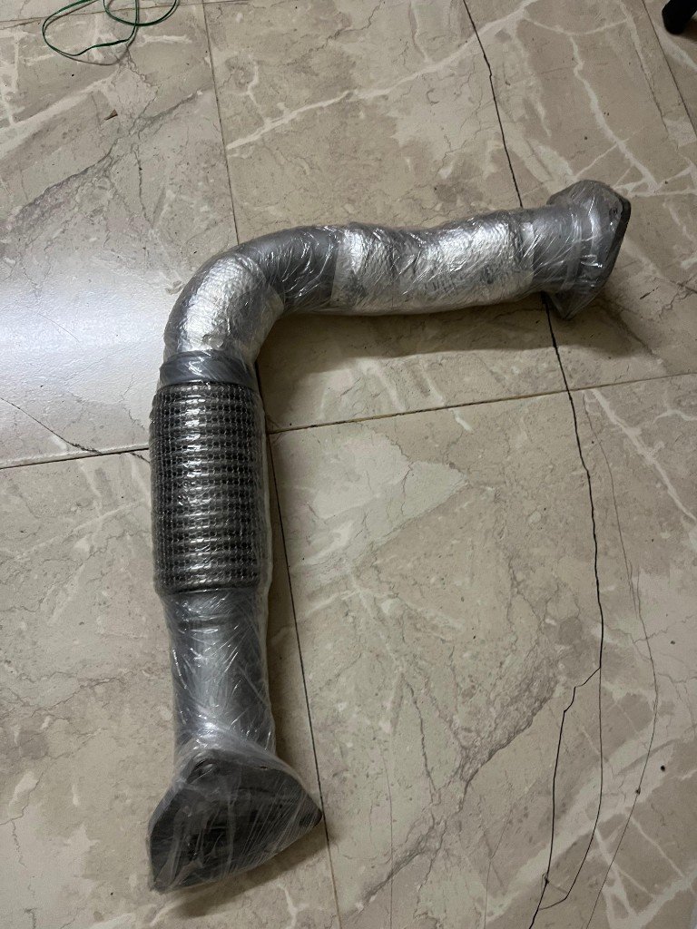 Tata 407 BS6 exhaust pipe 555549200102 angle view with flex bellow section